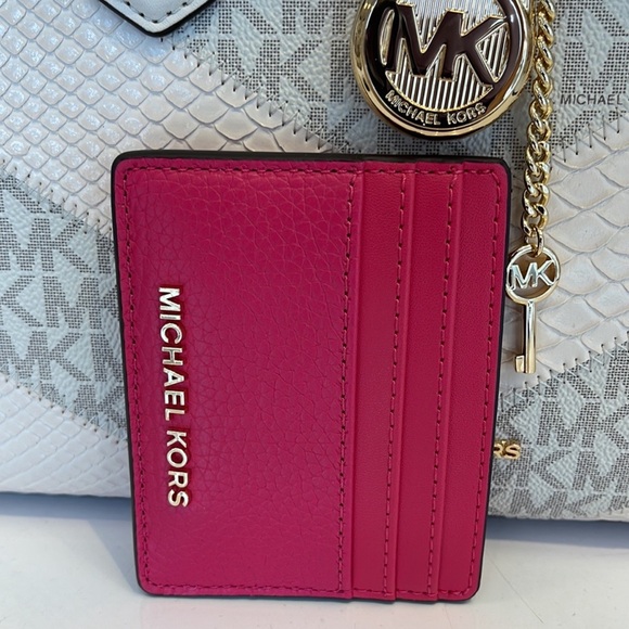 MICHAEL KORS
Large Pebbled Leather Card Holder Case
Electric Pink 
NWT - Picture 3 of 16